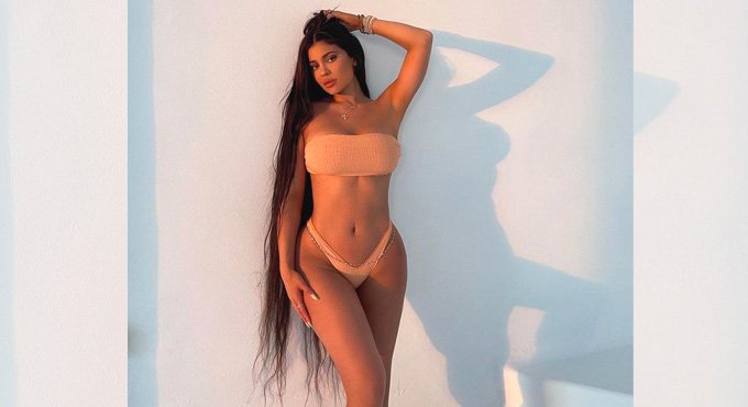 Kylie Jenner personifies beauty with sizzling sunkissed pictures