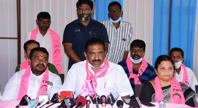 Karimnagar mayor Sunil Rao flays BJP president Bandi Sanjay