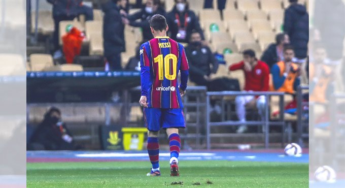 Lionel Messi shown first red card of Barcelona career