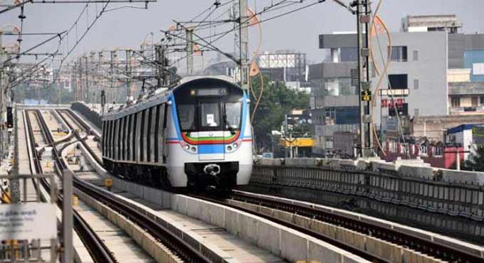 Snags disrupt Hyderabad Metro services, resumes later