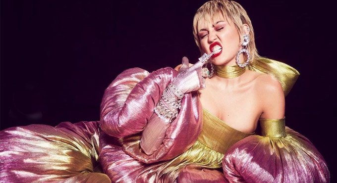 Miley Cyrus to perform at Super Bowl pre-game concert