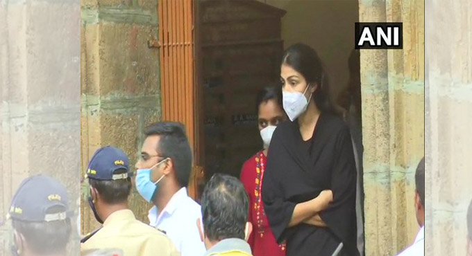 Mumbai: Rhea Chakraborty, brother Showik reach NCB office