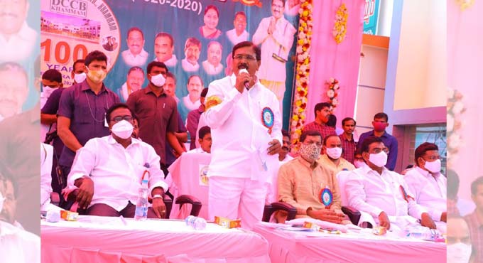 TRS govt making efforts to unite farmers: Niranjan Reddy
