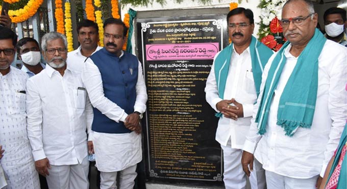 Niranjan Reddy blasts Centre over inaction on farm laws