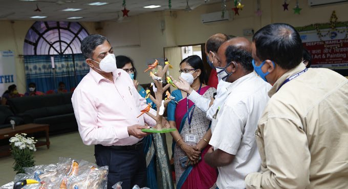 Nirmal painting exhibition held at NTPC-Ramagundam