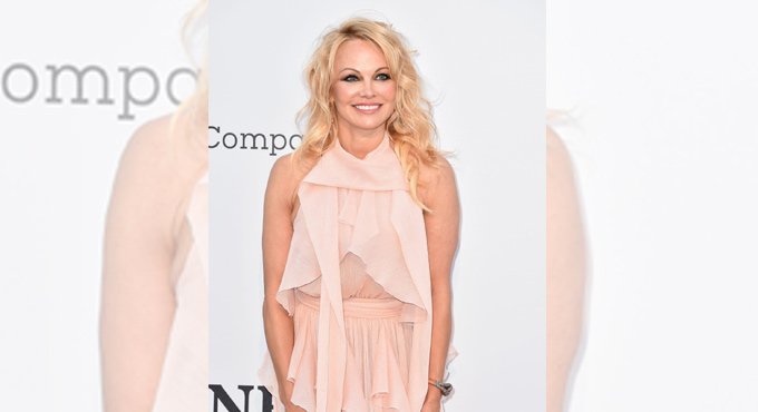 Vegans make better lovers, says ‘Baywatch’ star Pamela Anderson