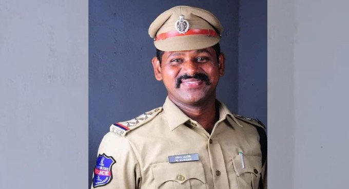 Reserve Inspector of Karimnagar wins Home Ministry Medal