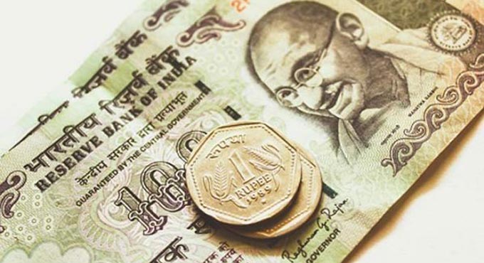 Rupee falls 21 paise to 73.13 against US dollar in early trade