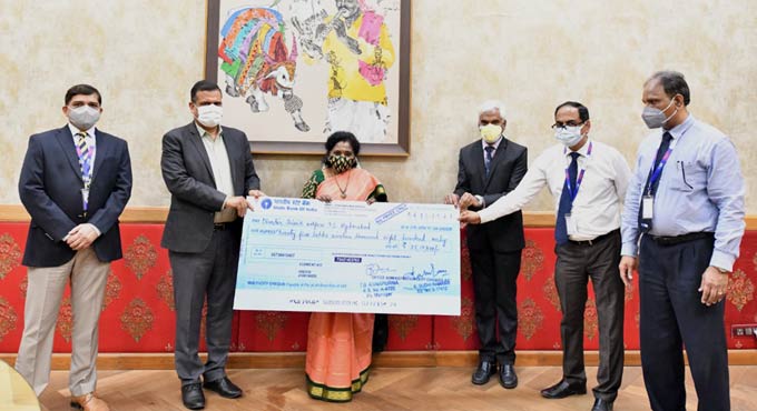 SBI donates Rs 25 lakh to ‘Sainik Welfare Telangana’