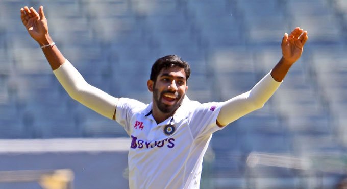 Shoaib Akhtar lauds Jasprit Bumrah, says he is smart