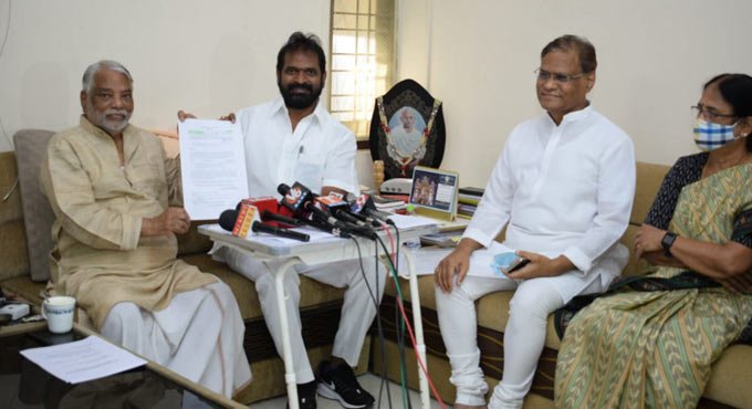 TS govt sanctions Rs 7 crore for PV Vignana Vedika at Vangara