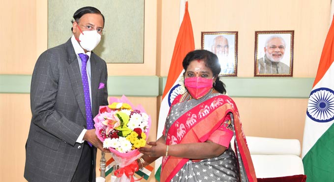 Telangana governor felicitates doctor