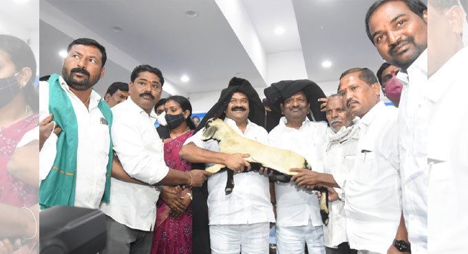 TS govt committed to development of caste-based professions: Talasani