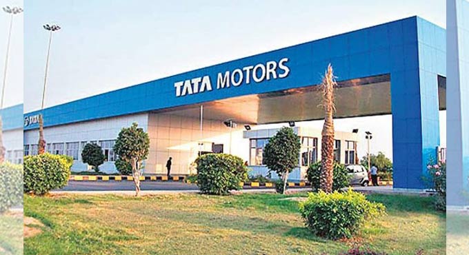 Tata Motors ties up with banks, NBFCs for commercial customers