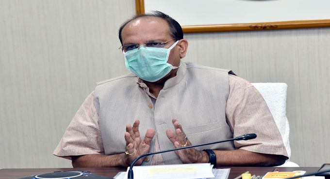 Telangana CS pats officials for crossing 14 crore man-days mark under MGNREGS