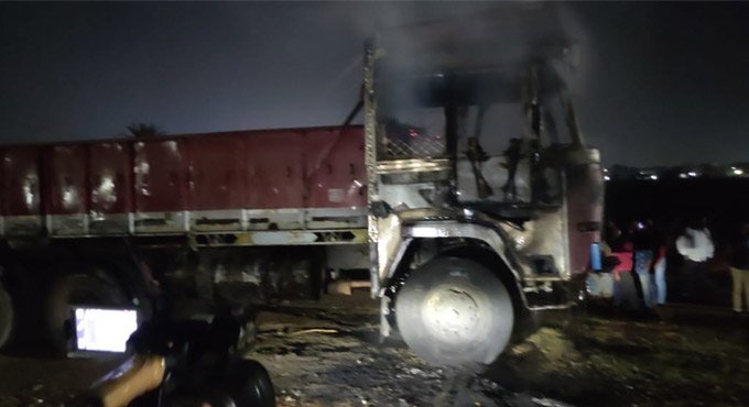 Telangana: Truck catches fire, man burnt alive in Nizamabad