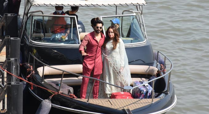 Newlyweds Varun-Natasha return to Mumbai from Alibaug