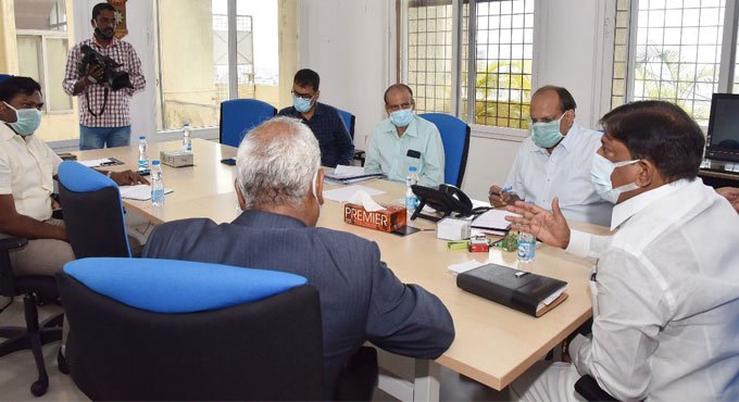 Vinod Kumar urges MEA to address issues of Gulf migrants