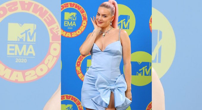 Why Anne-Marie found performing before Tom Jones ‘pretty mad’