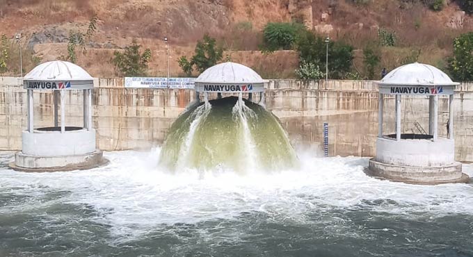 Peddapalli: Godavari water lifted from Nandi pump house