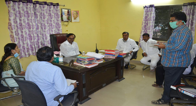 CM’s surprise visit to Vantimamidi vegetable market