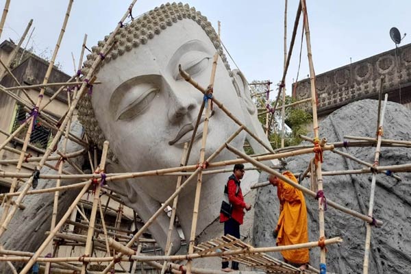 Kumartuli artisan creating country’s largest reclining Buddha