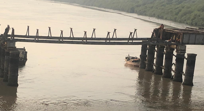 Western Railway’s 156-year-old Thane Creek bridges being dismantled