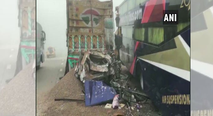 12 injured as 6 vehicles collide on Yamuna Expressway in Greater Noida