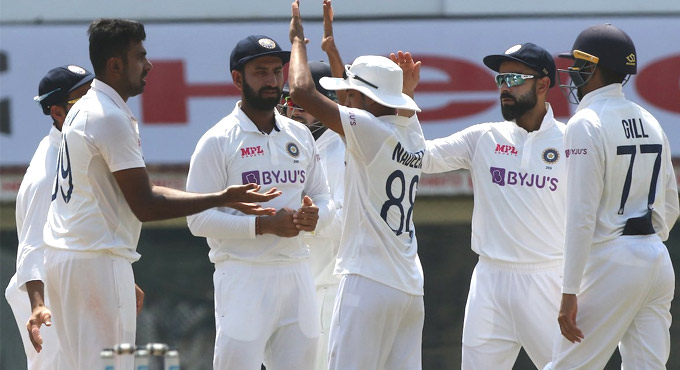 2nd Test: Ashwin bags five as England bundle out for 134