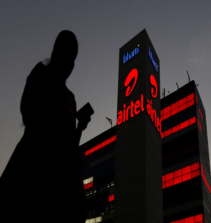 Telco Singtel admits data breach affecting 129,000 customers