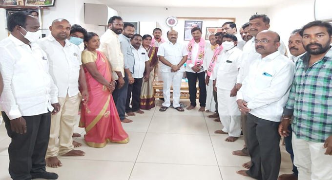 Vexed with the anti-people’s policies, BJP leader joins TRS