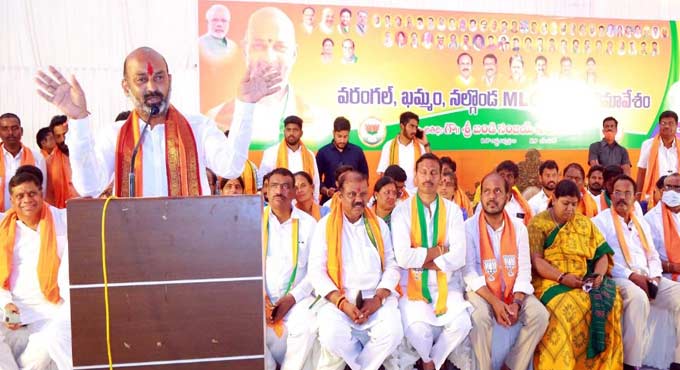 Vote for BJP to end corrupt rule in Telangana: Bandi Sanjay