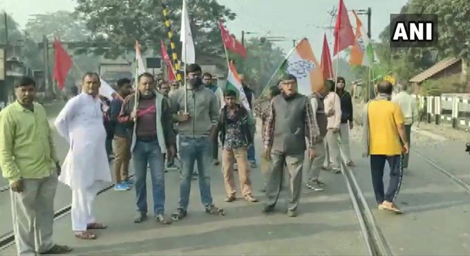 Normal life partially affected in 12-hour Bengal bandh called by Left Front