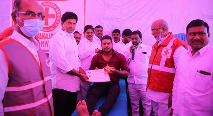 TRS leaders conduct blood donation camp in Hyderabad