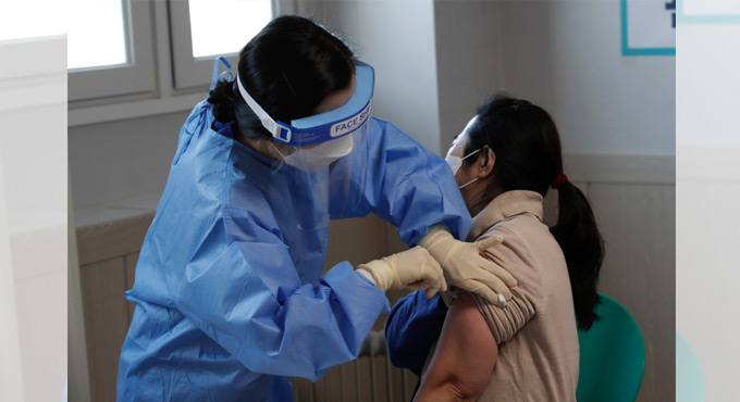 South Korea starts vaccinating, but people over 65 must wait