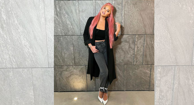 Model Chrissy Teigen teases new hair colour