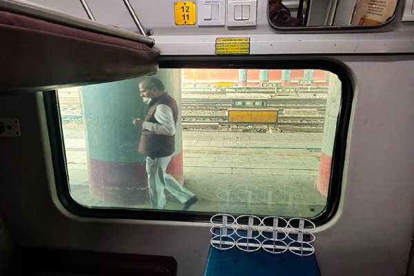 Covid innovation: Smart switchable window in Howrah-New Delhi Rajdhani