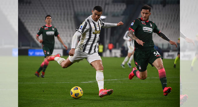 Cristiano Ronaldo scores 2 as Juventus beats Crotone 3-0 in Serie A
