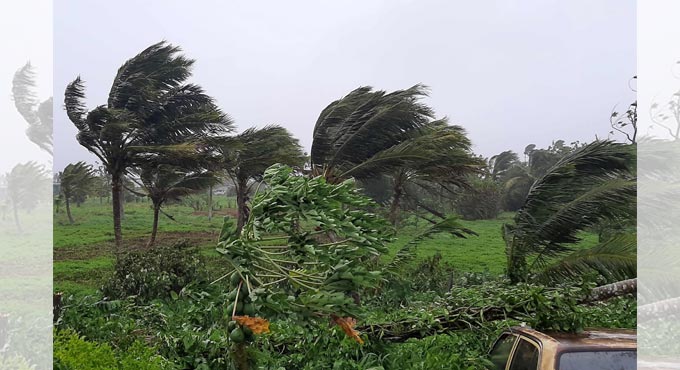 Cyclone causes flooding in Fiji, kills 1 with 5 more missing