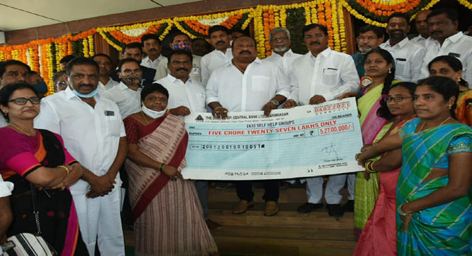 Niranjan assures development of all DCCBs in Telangana