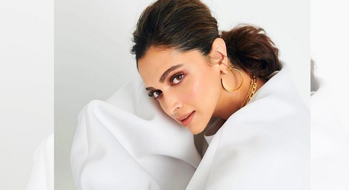 Deepika Padukone quotes Mahatma Gandhi hailing Modi’s ‘Mann Ki Baat’