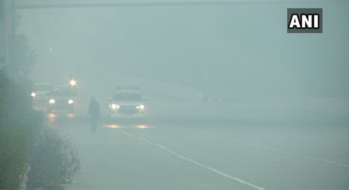 Dense fog shrouds Delhi, trains delayed