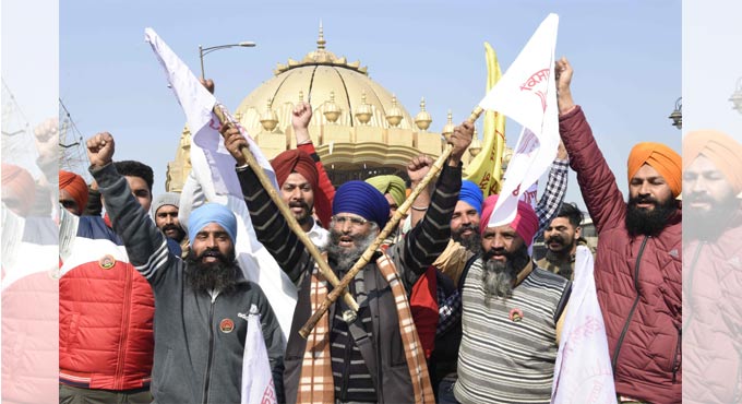 ‘Chakka jam’: Farmers in Punjab, Haryana block roads