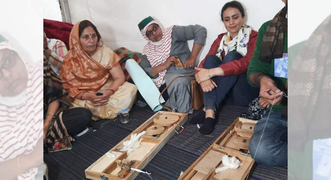 Gul Panag visits Ghazipur border to show solidarity