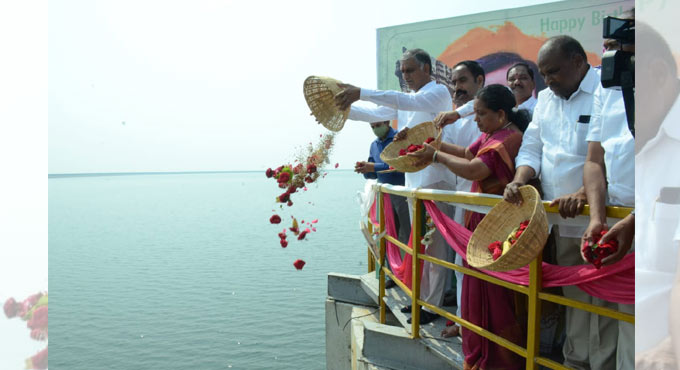 Siddipet: Water from Ranganayaka Sagar released for the first time