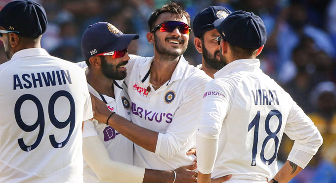 Day/Night Test: England crumble to 112 in first innings