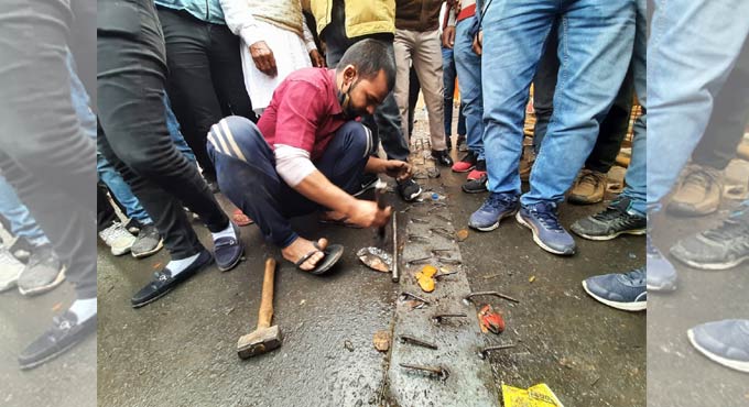 Iron spikes, nails removed from Ghazipur road: Delhi Police
