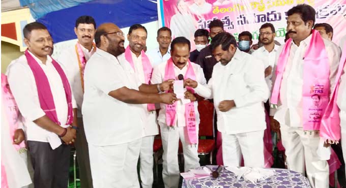 Jagdish Reddy takes on Jana Reddy for going back on debate challenge