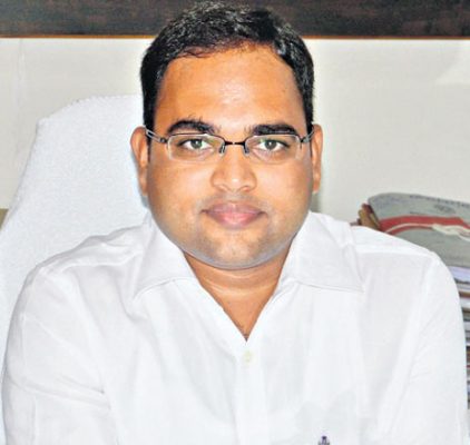 Improve attendance in schools, colleges: Karimnagar Collector directs officials