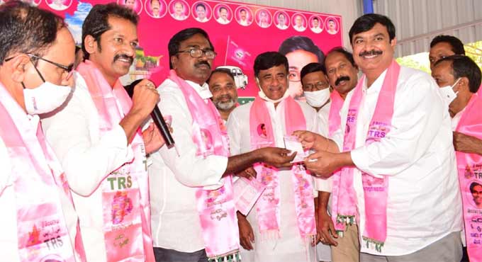 Puvvada Ajay Kumar launches TRS membership drive in Khammam-Telangana Today